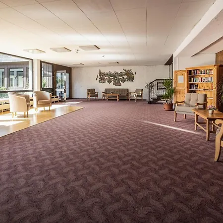 Berkristall Mit Hallenbad Appartement *